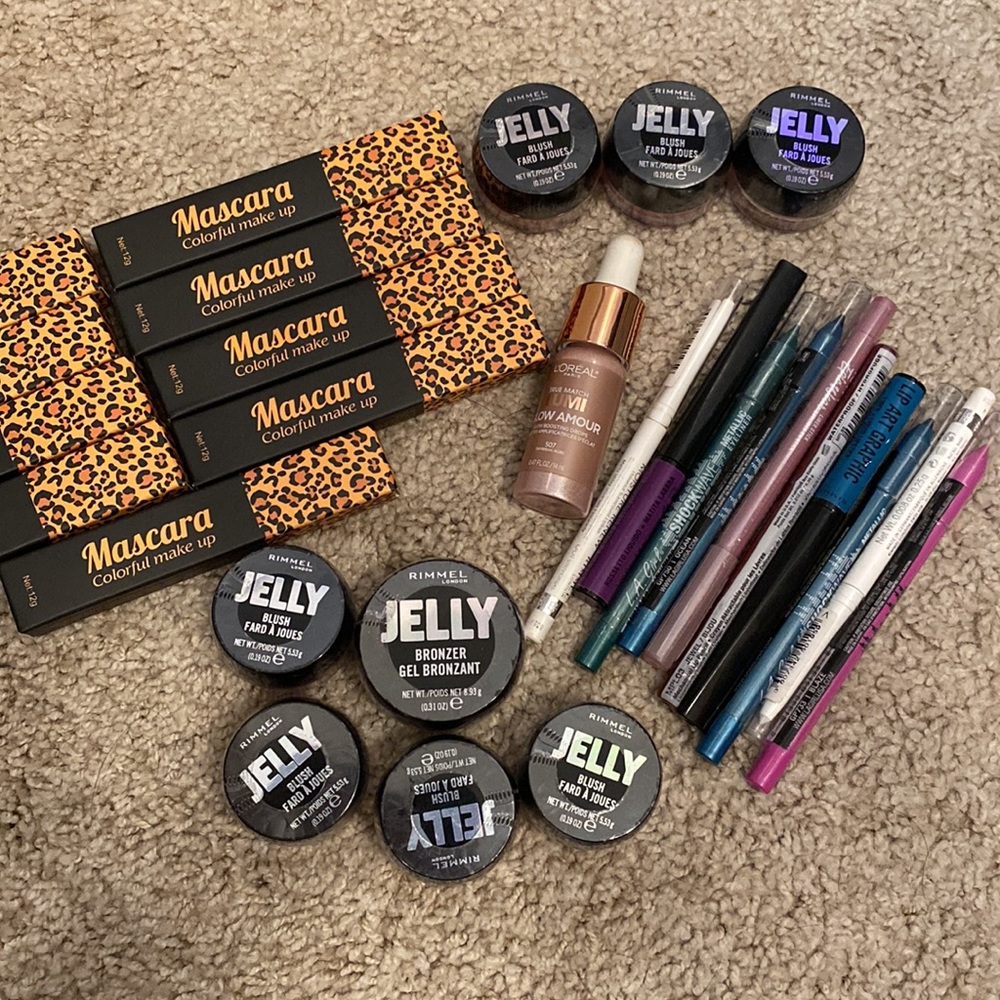 FREE MAKE-UP BAG🆕🛍Mystery Beauty Bag: BEST SELLER. See reviews🧡 - Picture 6 of 10